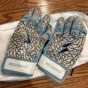 BRUCE BOLT Kids Gloves - Cream and Blue